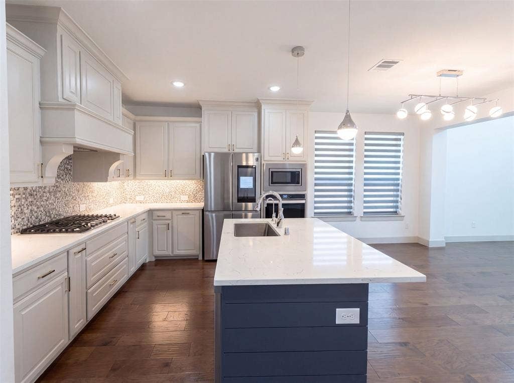 9694 Brackenfield Lane, Frisco, TX 75035 9694 Brackenfield Lane, Frisco, TX 75035