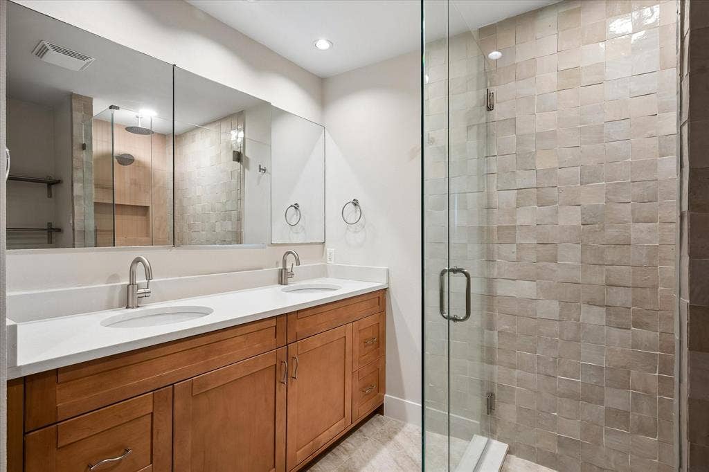 3237 Timberview Road, Dallas, TX 75229 Primary Bathroom