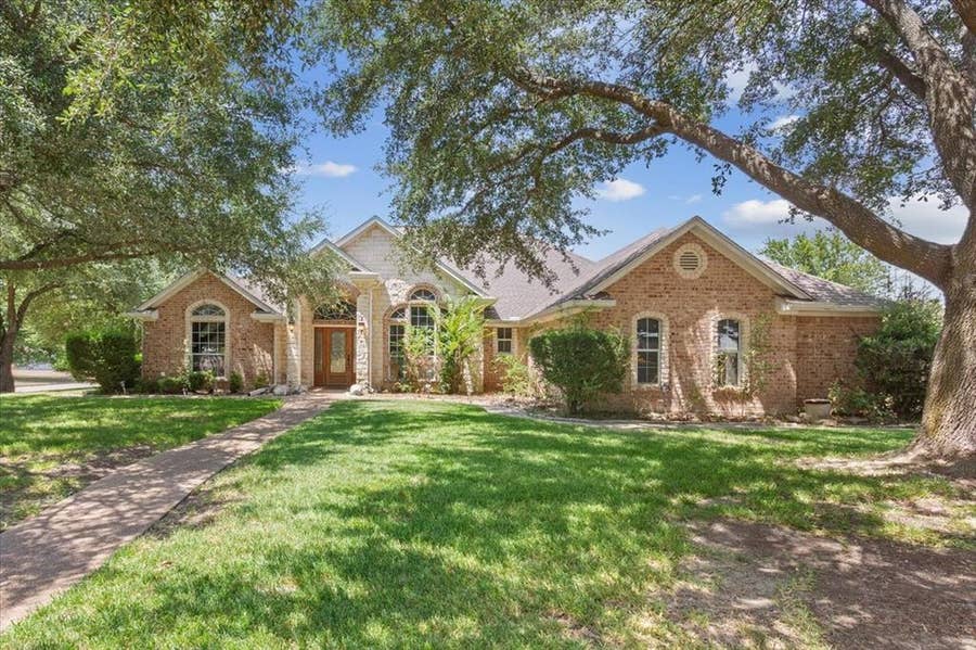 Property photo for 800 Granite Lane, Lorena, TX