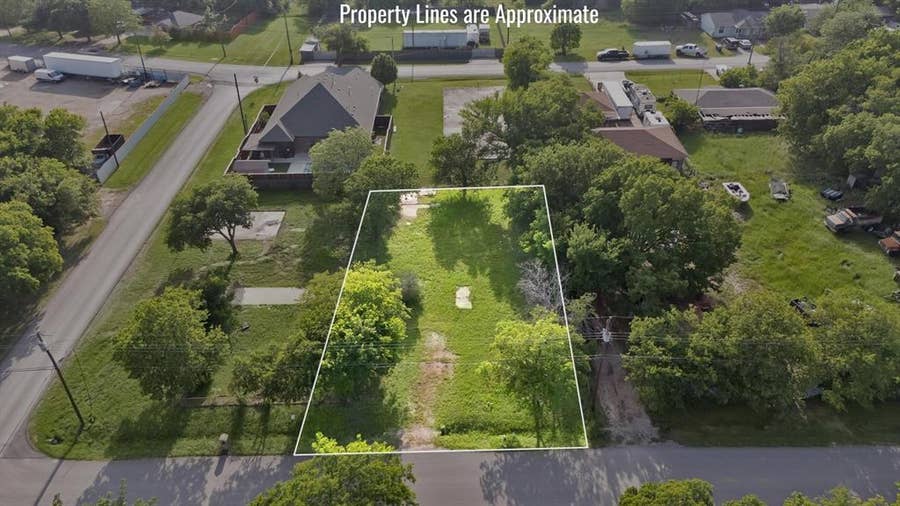Property photo for 224 Carson Street, Red Oak, TX
