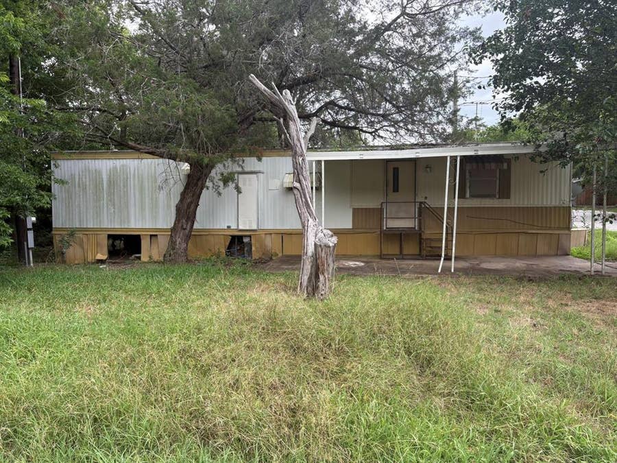Property photo for 4201 Oto Court, Granbury, TX