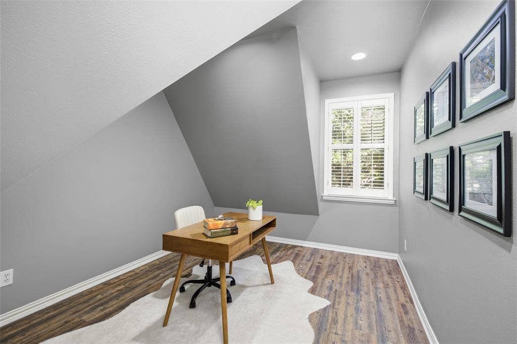 2808 Amesbury Drive, Plano, TX 75093 2808 Amesbury Drive, Plano, TX 75093