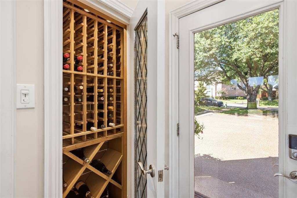 2808 Amesbury Drive, Plano, TX 75093 2808 Amesbury Drive, Plano, TX 75093