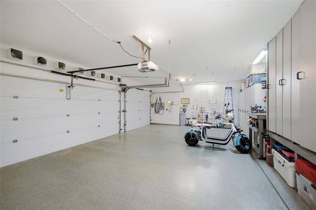 2808 Amesbury Drive, Plano, TX 75093 2808 Amesbury Drive, Plano, TX 75093