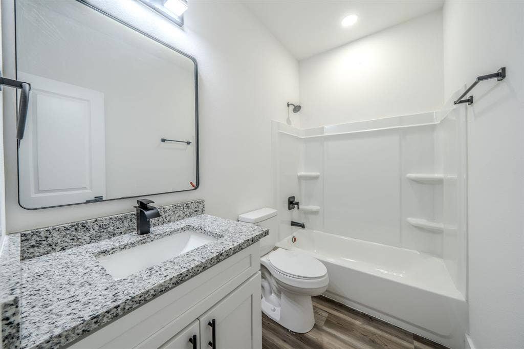 4860 LA PRADA, Malakoff, TX 75148 4860 LA PRADA, Malakoff, TX 75148