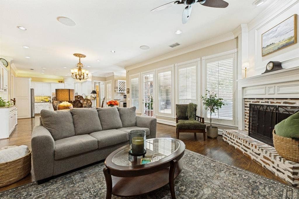 6433 Brandon Court, Plano, TX 75093 6433 Brandon Court, Plano, TX 75093