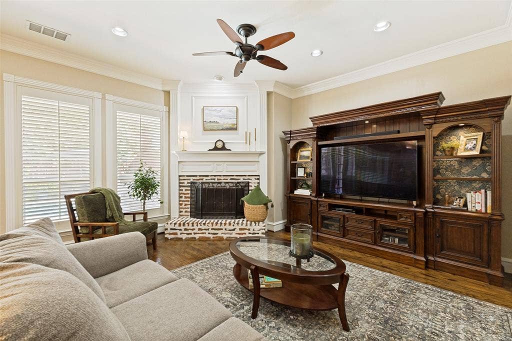 6433 Brandon Court, Plano, TX 75093 6433 Brandon Court, Plano, TX 75093