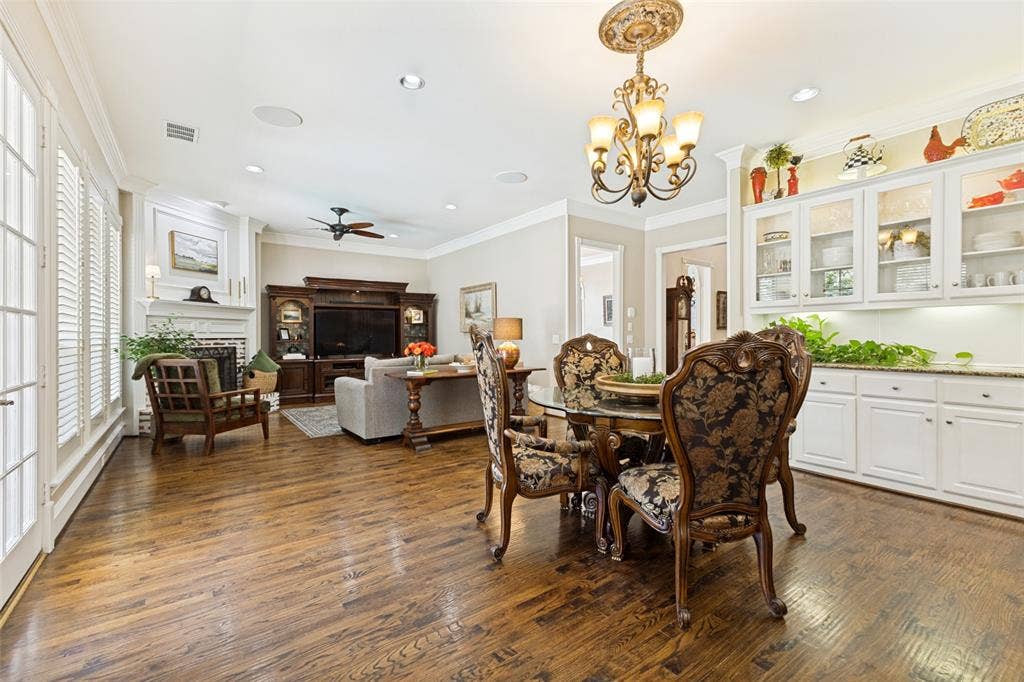 6433 Brandon Court, Plano, TX 75093 6433 Brandon Court, Plano, TX 75093