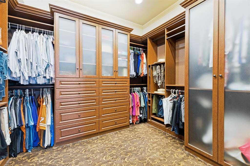6433 Brandon Court, Plano, TX 75093 6433 Brandon Court, Plano, TX 75093