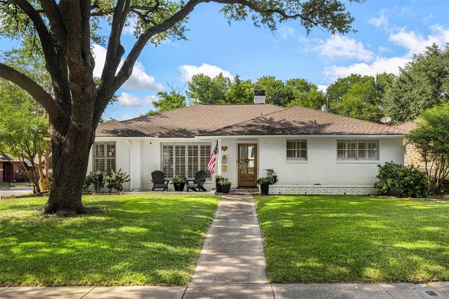 Property photo for 10721 Meadowcliff Lane, Dallas, TX