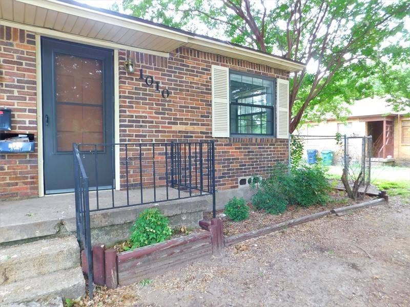 1010 Denton Street, Denton, TX 76201 1010 Denton Street, Denton, TX 76201