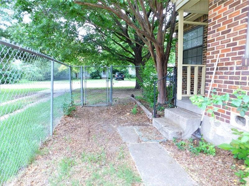 1010 Denton Street, Denton, TX 76201 1010 Denton Street, Denton, TX 76201