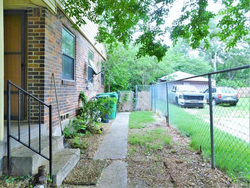 1010 Denton Street, Denton, TX 76201 1010 Denton Street, Denton, TX 76201