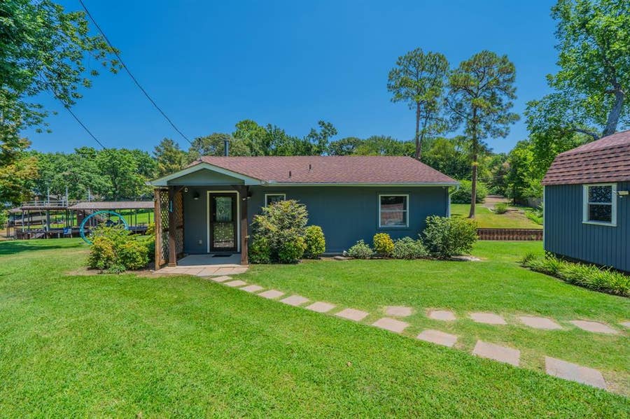Property photo for 114 Baywood Boulevard, Mabank, TX