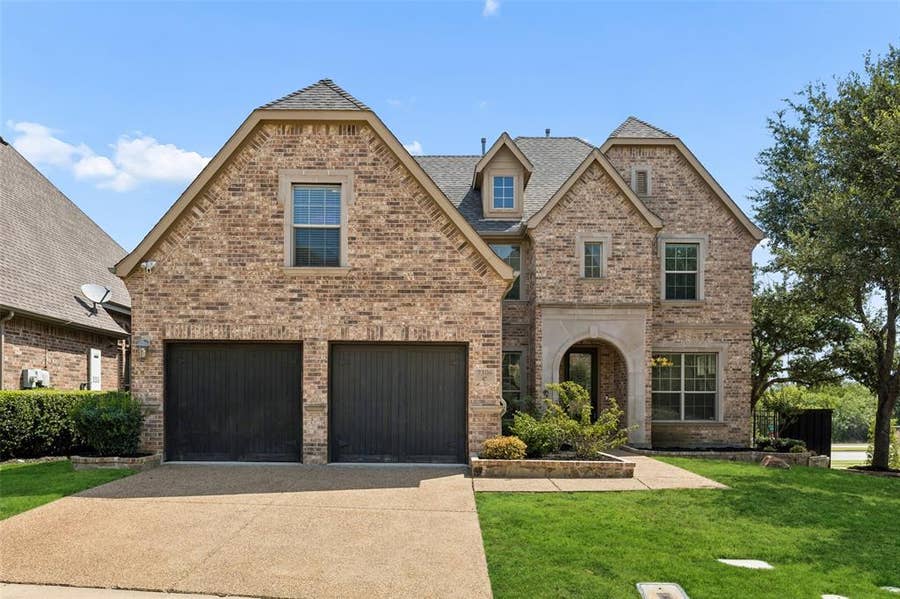 Property photo for 7306 Comal Drive, Irving, TX