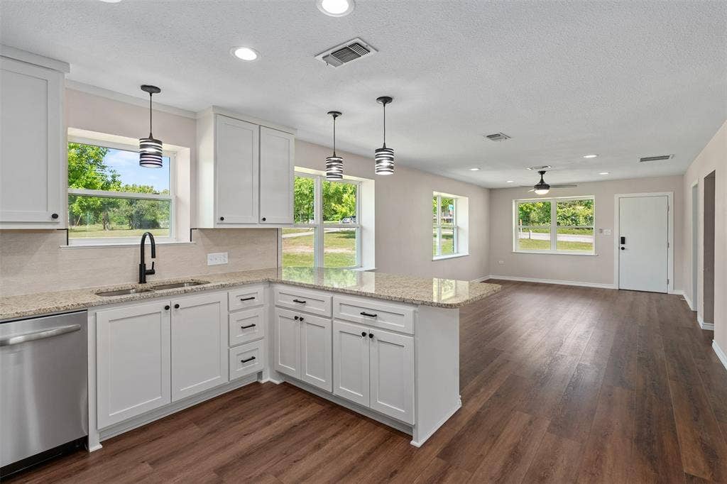 3672 E FM 1861, Athens, TX 75752