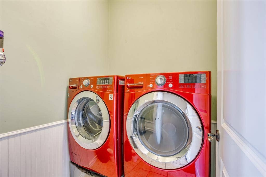 220 Royal Court, Weatherford, TX 76085 Separate laundry room5x5
