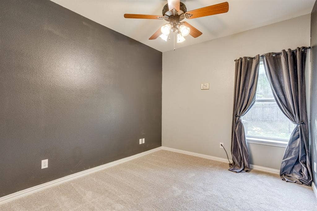 220 Royal Court, Weatherford, TX 76085 Bedroom 2