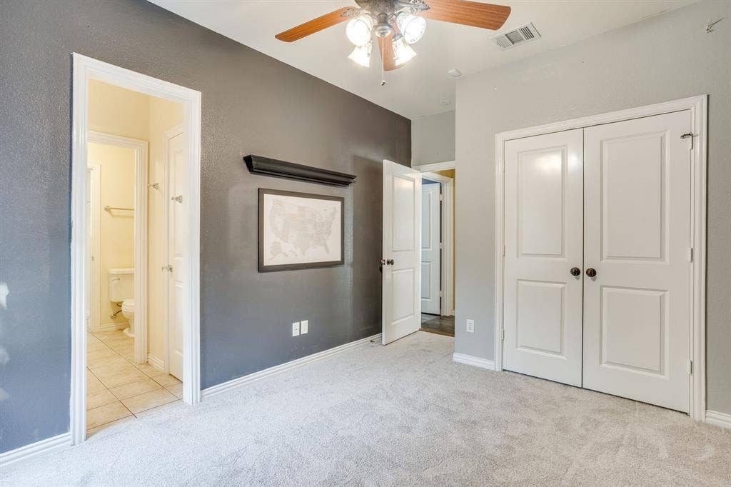 220 Royal Court, Weatherford, TX 76085 Bedroom 2, entry to Jack and Jill bathroom