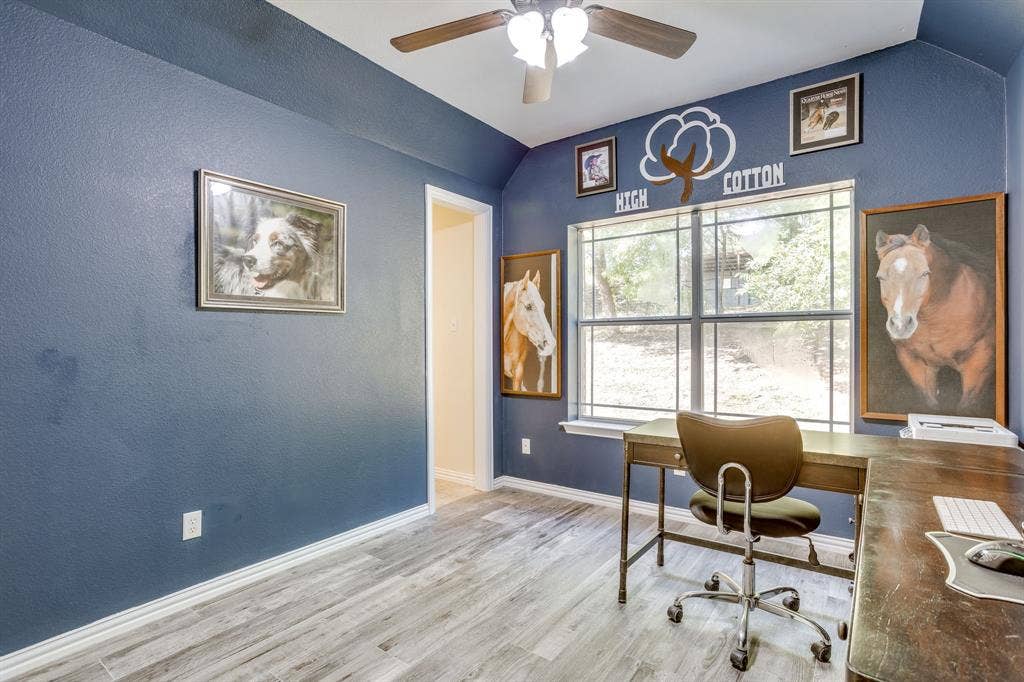 220 Royal Court, Weatherford, TX 76085 Bedroom 3 is currently being used as an office.
