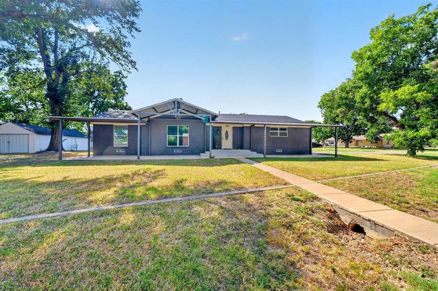 Property photo for 205 N 1st Street, Mabank, TX