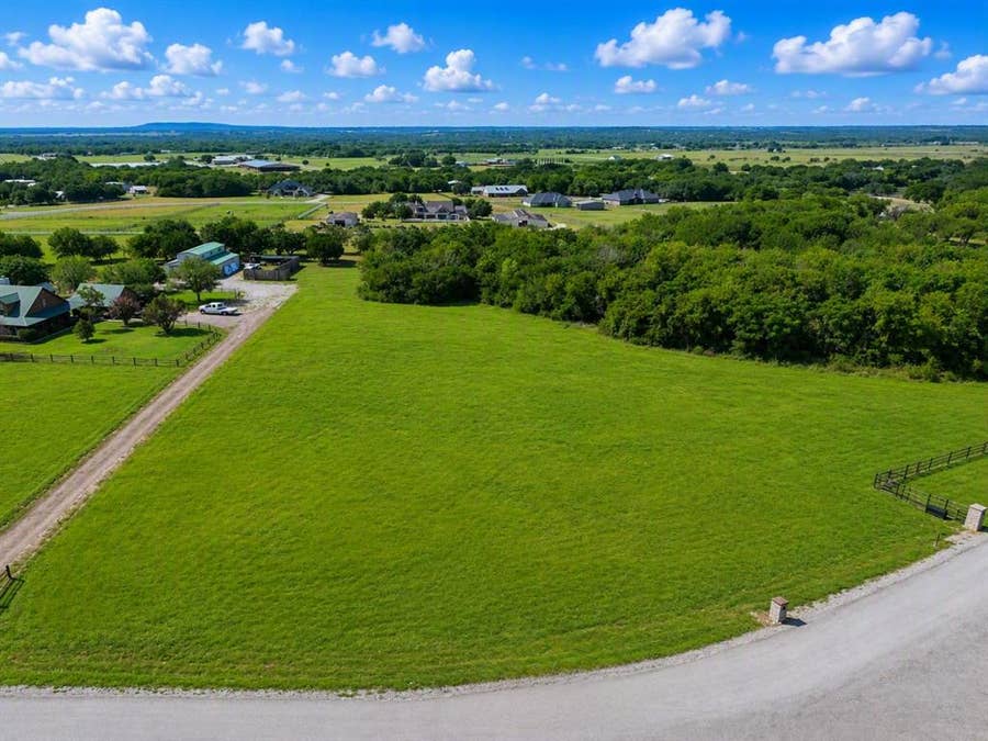 Property photo for 3319 Old Barn Court, Granbury, TX