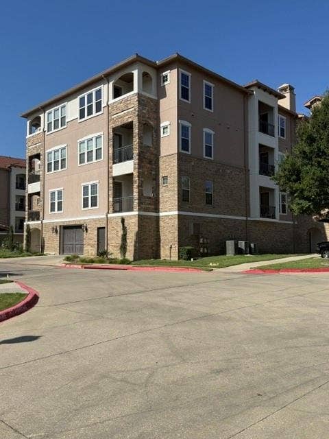 6631 Via Positano, #211, Irving, TX 75039