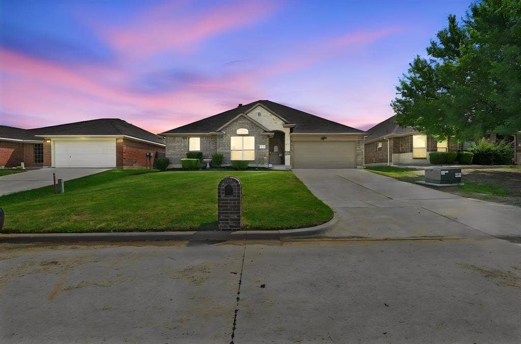 1718 Abaco Drive, Mansfield, TX 76063