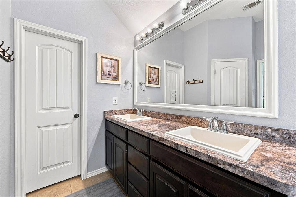 1718 Abaco Drive, Mansfield, TX 76063