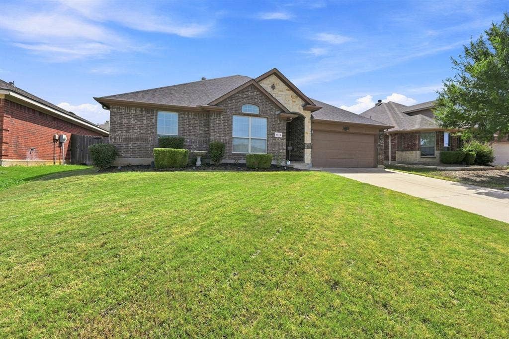 1718 Abaco Drive, Mansfield, TX 76063