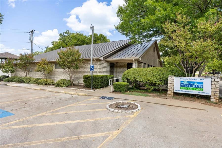Property photo for 310 W Bluff Street, Granbury, TX