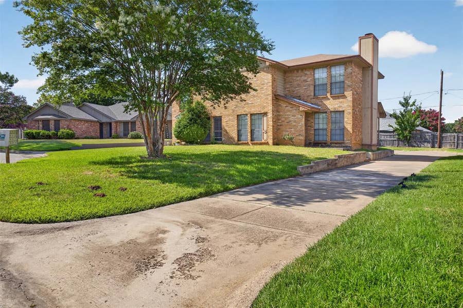 Property photo for 5719 Red Cactus Court, Arlington, TX