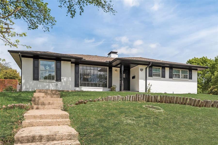 Property photo for 10823 Meadowcliff Lane, Dallas, TX