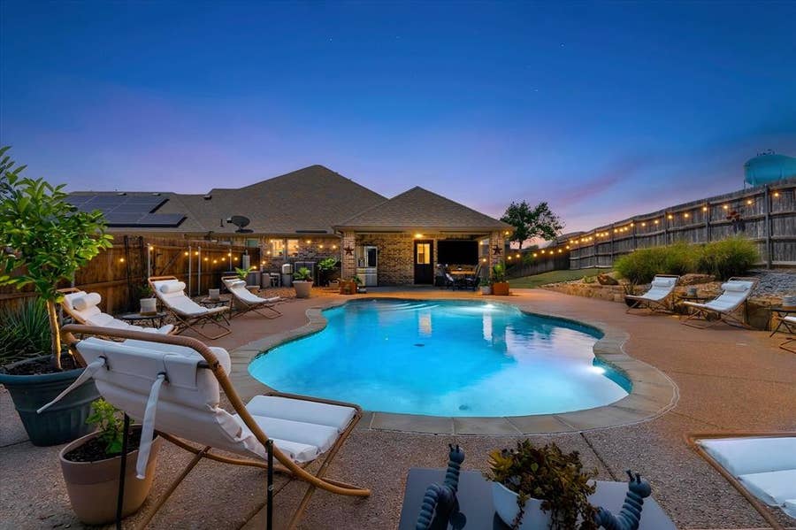 Property photo for 6041 Park View Drive, Midlothian, TX