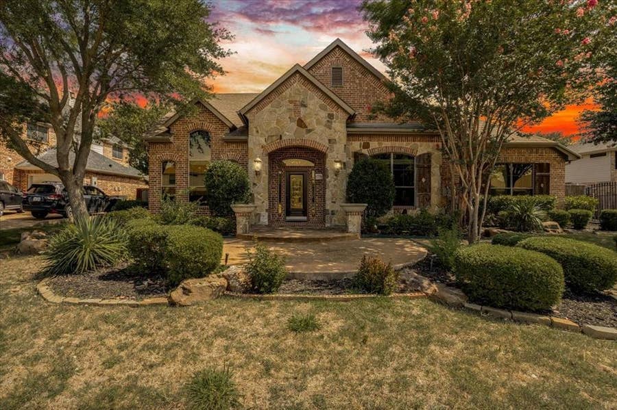 Property photo for 626 Waters Edge Way, Murphy, TX