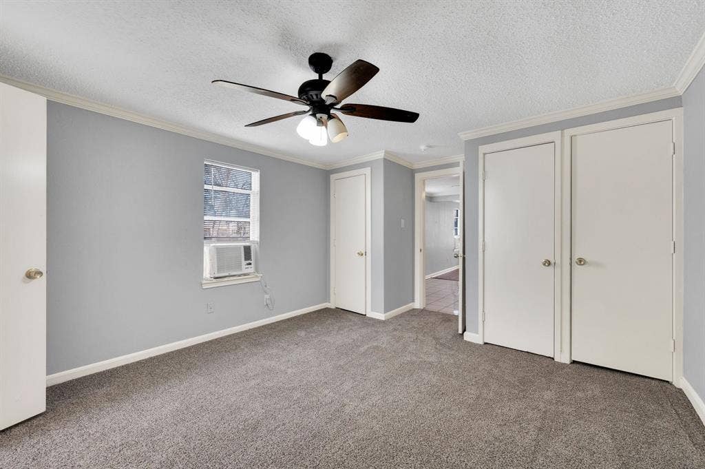 412 E Avenue F, Midlothian, TX 76065 412 E Avenue F, Midlothian, TX 76065