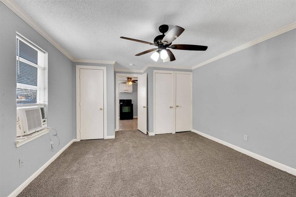 412 E Avenue F, Midlothian, TX 76065 412 E Avenue F, Midlothian, TX 76065