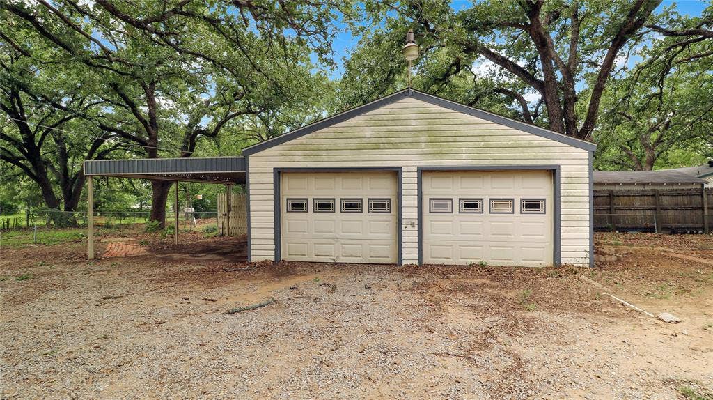 318 E Stark Road, Seagoville, TX 75159 318 E Stark Road, Seagoville, TX 75159