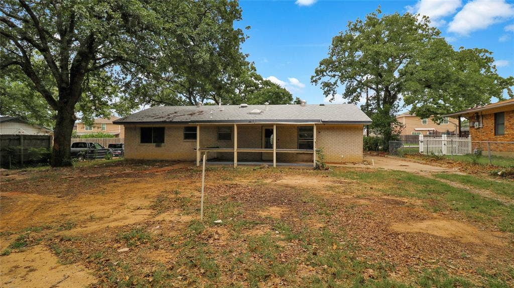 318 E Stark Road, Seagoville, TX 75159 318 E Stark Road, Seagoville, TX 75159