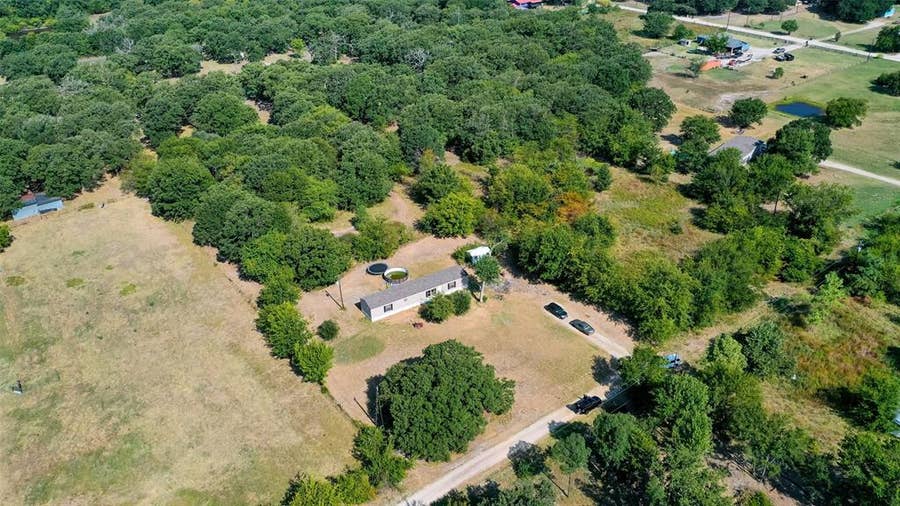 Property photo for 1101 Cherokee Drive, West Tawakoni, TX