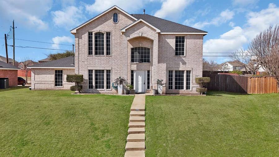 Property photo for 745 Woodridge Drive, DeSoto, TX