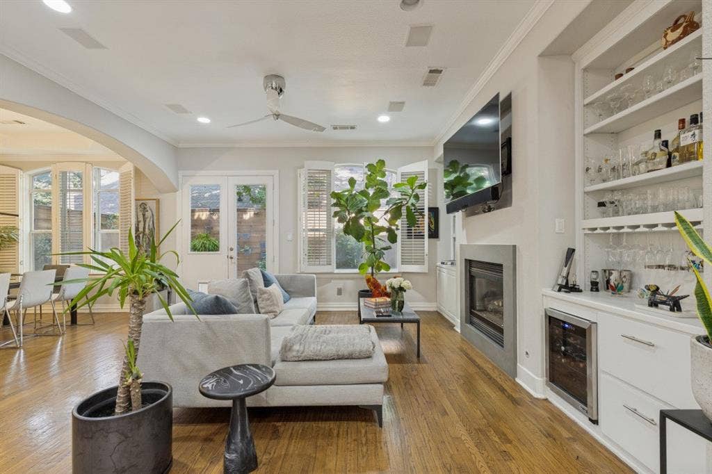 3320 Blackburn Street, Dallas, TX 75204 3320 Blackburn Street, Dallas, TX 75204