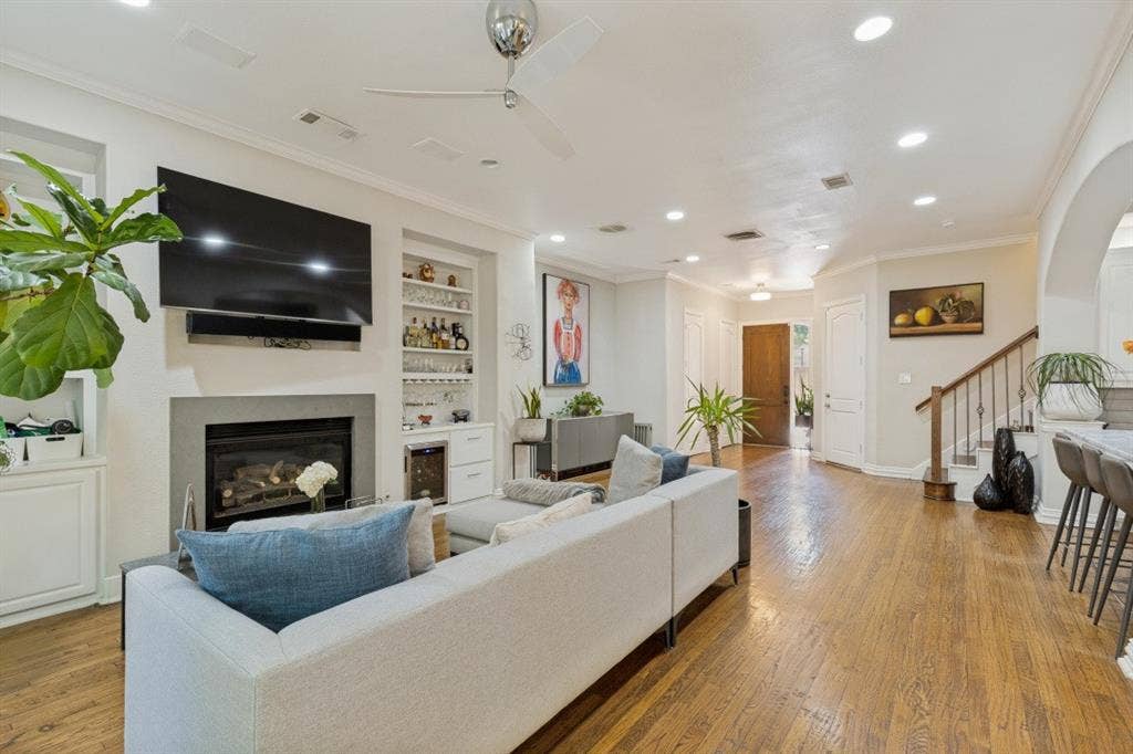3320 Blackburn Street, Dallas, TX 75204 3320 Blackburn Street, Dallas, TX 75204