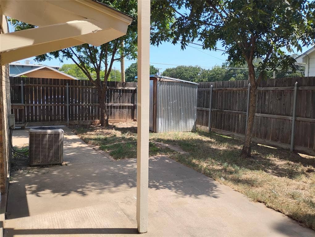 1202 Hilltop Drive, Irving, TX 75060 1202 Hilltop Drive, Irving, TX 75060