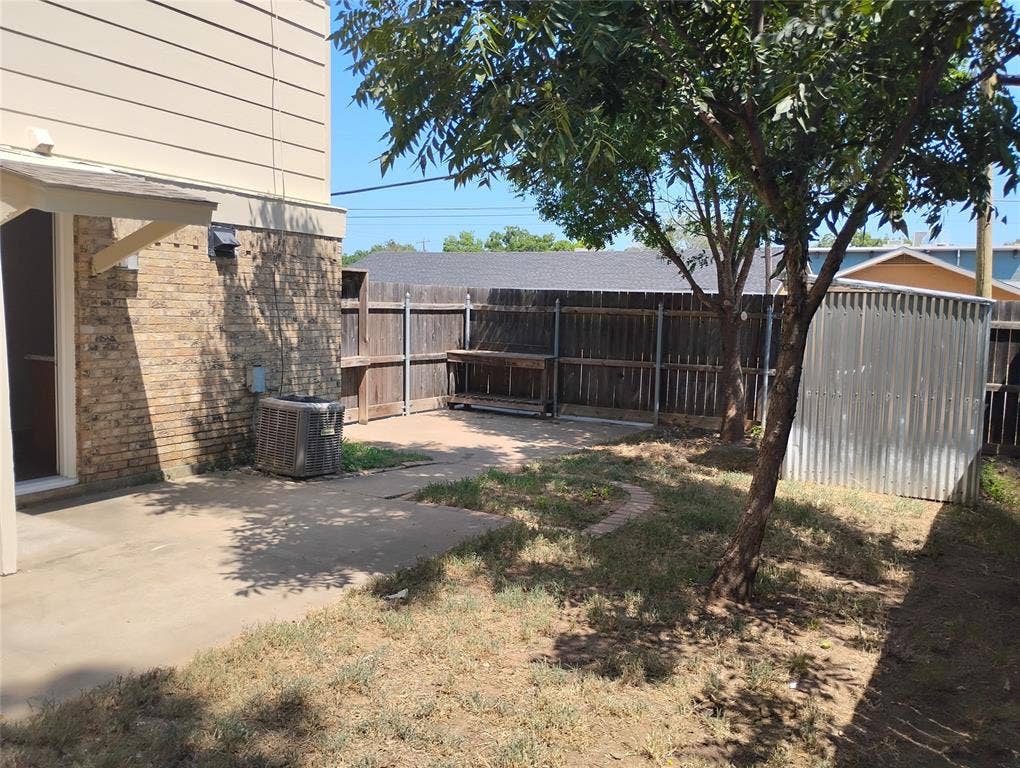 1202 Hilltop Drive, Irving, TX 75060 GREAT SHED!