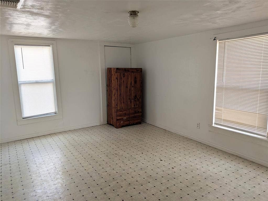 411 S Bradshaw Street, Denton, TX 76205 411 S Bradshaw Street, Denton, TX 76205