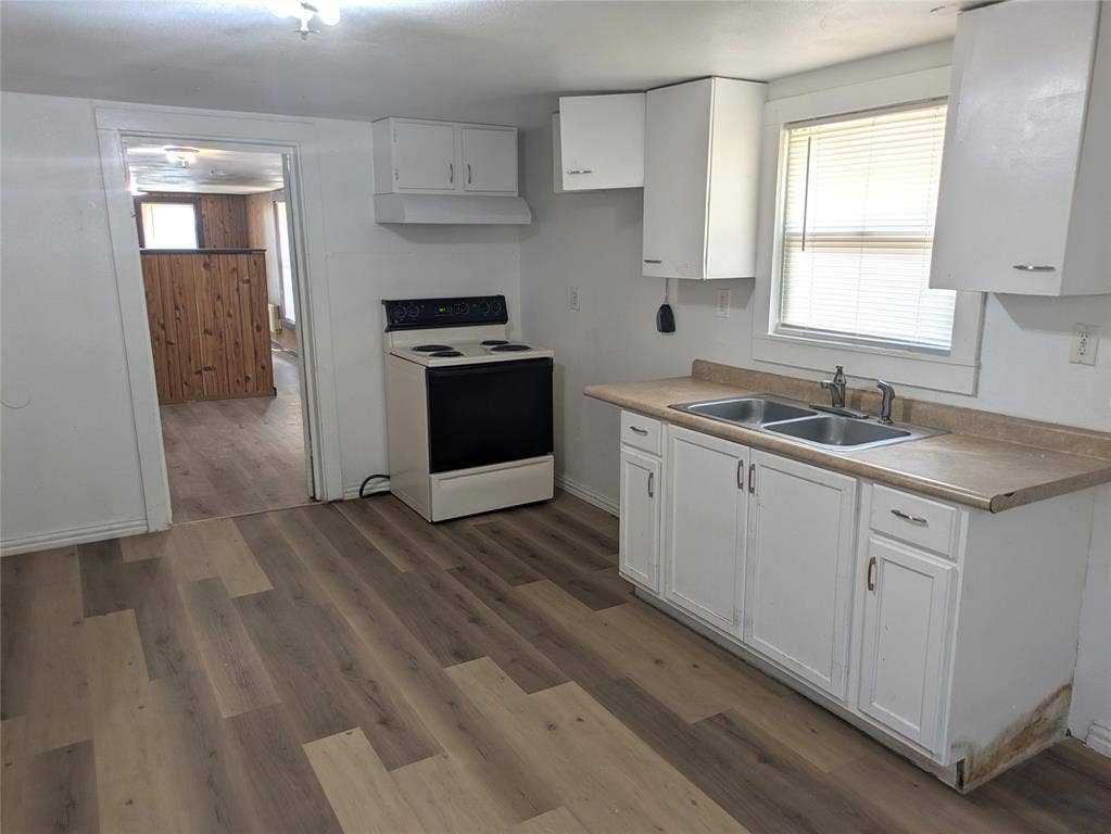 411 S Bradshaw Street, Denton, TX 76205 411 S Bradshaw Street, Denton, TX 76205