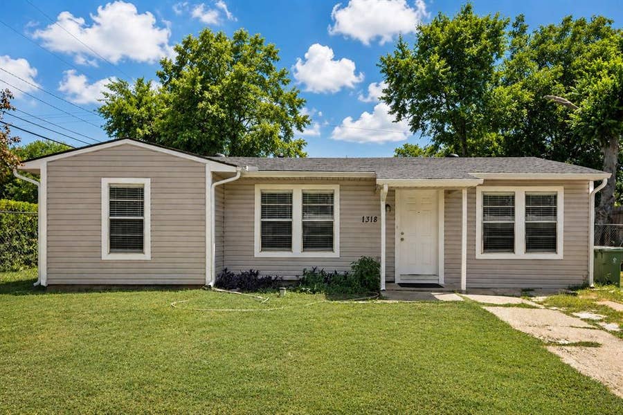 Property photo for 1318 Raines Street, Arlington, TX