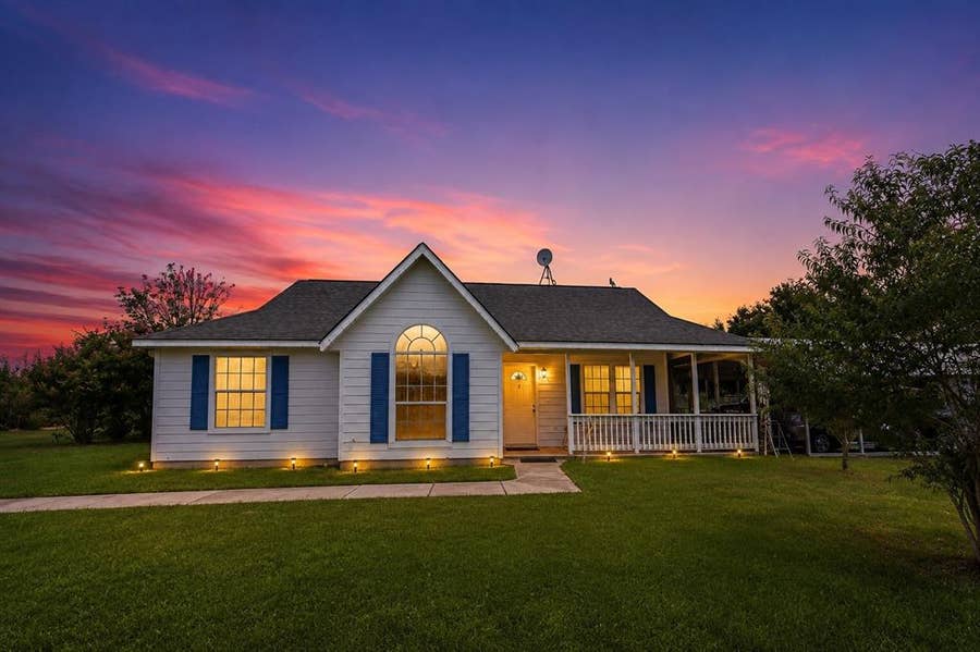 Property photo for 820 Brigman Road, Maypearl, TX