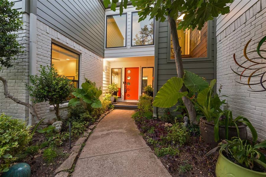 Property photo for 3237 Sharpview Circle, Dallas, TX